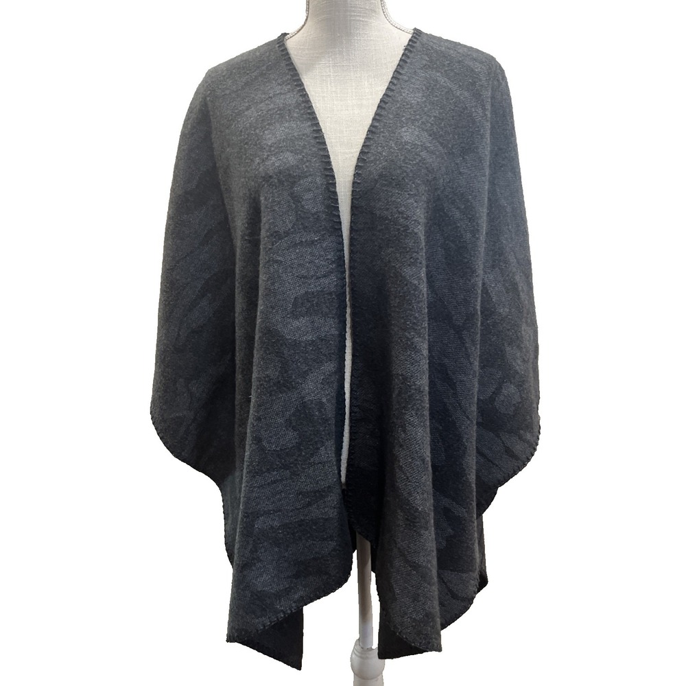 Woolrich Fleece Poncho One Size Wrap Cape Open Front Gray Camoflauge Warm Winter